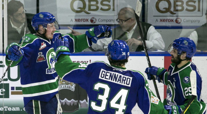 Skinner blanks Silvertips for 3-1 lead